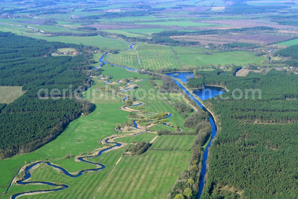 Wanzlitz from the bird's eye view: Canal course and shore areas of the connecting canal MEW Mueritz-Elde-Wasserstrasse in Wanzlitz in the state Mecklenburg - Western Pomerania, Germany