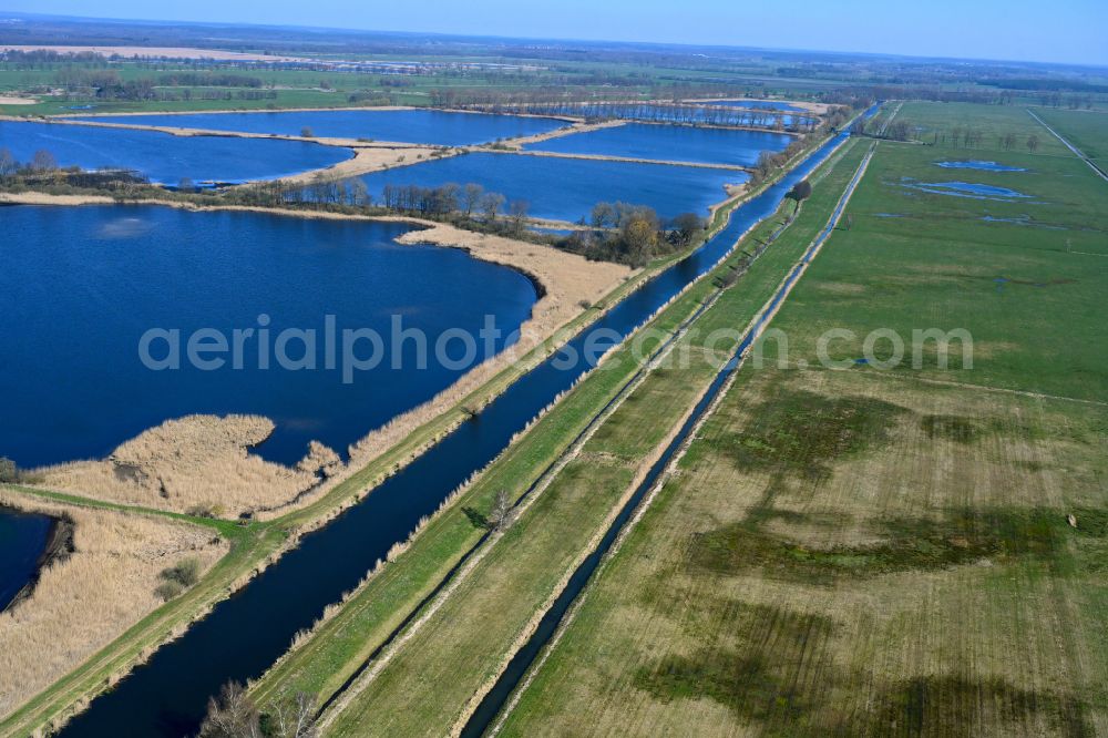 Aerial photograph Lewitz - Canal course and shore areas of the connecting canal Mueritz-Elde-Wasserstrasse in Lewitz in the state Mecklenburg - Western Pomerania, Germany