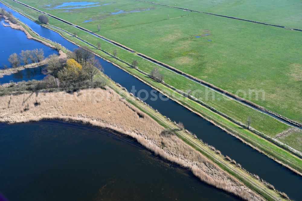 Aerial image Lewitz - Canal course and shore areas of the connecting canal Mueritz-Elde-Wasserstrasse in Lewitz in the state Mecklenburg - Western Pomerania, Germany