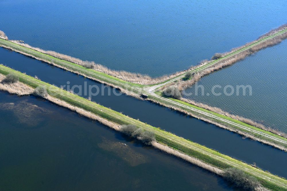 Lewitz from the bird's eye view: Canal course and shore areas of the connecting canal Mueritz-Elde-Wasserstrasse in Lewitz in the state Mecklenburg - Western Pomerania, Germany