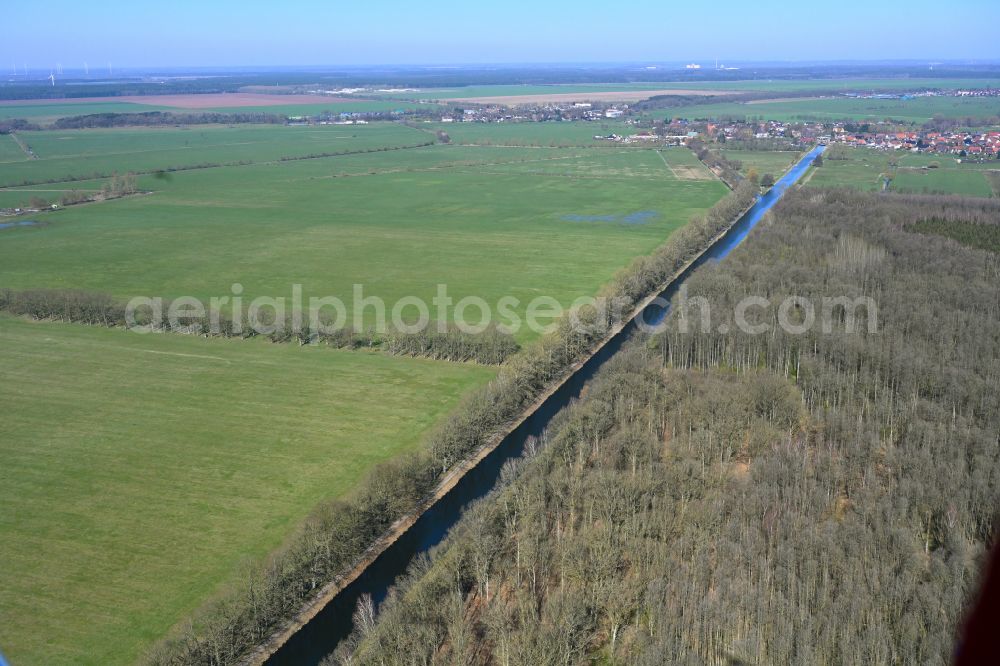 Aerial image Banzkow - Canal course and shore areas of the connecting canal Stoerkanal on street Am Muehlengraben in Banzkow in the state Mecklenburg - Western Pomerania, Germany