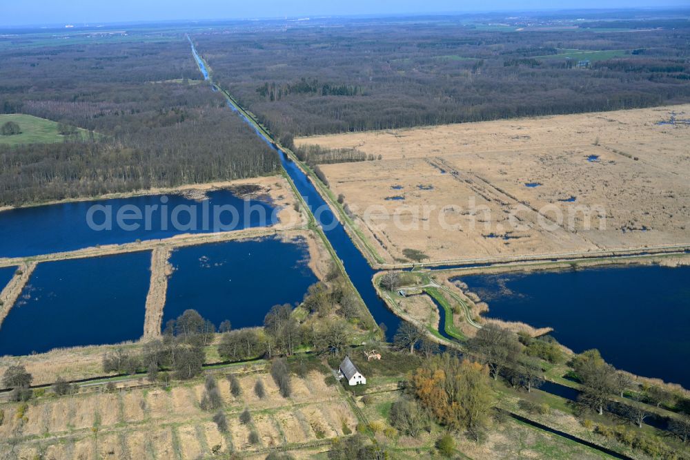 Aerial photograph Göhren - Canal course and shore areas of the connecting canal Stoerwasserstrasse in Goehren in the state Mecklenburg - Western Pomerania, Germany