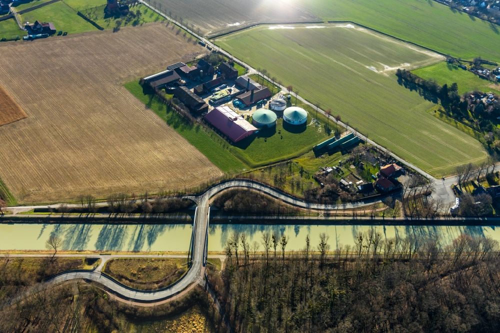 Aerial image Hamm - Channel flow and river banks of the waterway shipping Datteln-Hamm-Kanal in the district Norddinker in Hamm in the state North Rhine-Westphalia, Germany