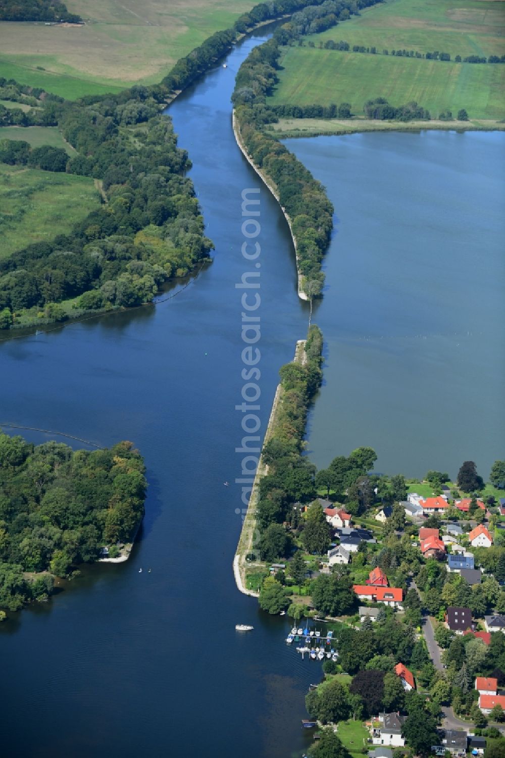 Aerial image Neu Fahrland - Channel flow and river banks of the waterway shipping on Sacrow-Paretzer Kanal in Neu Fahrland in the state Brandenburg, Germany