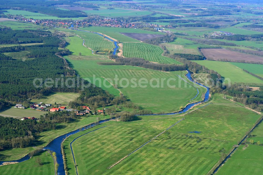 Aerial photograph Krohn - Channel flow and river banks of the waterway shipping MEW Mueritz-Elde-Wasserstrasse in Krohn in the state Mecklenburg - Western Pomerania, Germany
