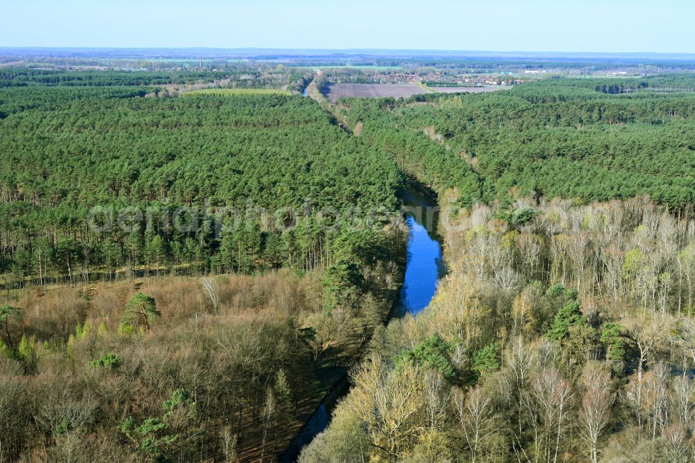 Aerial image Neu Kaliß - Channel flow and river banks of the waterway shipping MEW Mueritz-Elde-Wasserstrasse in Neu Kaliss in the state Mecklenburg - Western Pomerania, Germany