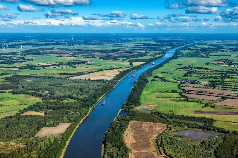 Neuwittenbek from the bird's eye view: Course of the canal and shore areas of the waterway of the inland navigation Kiel Canal in Neuwittenbek in the state Schleswig-Holstein, Germany