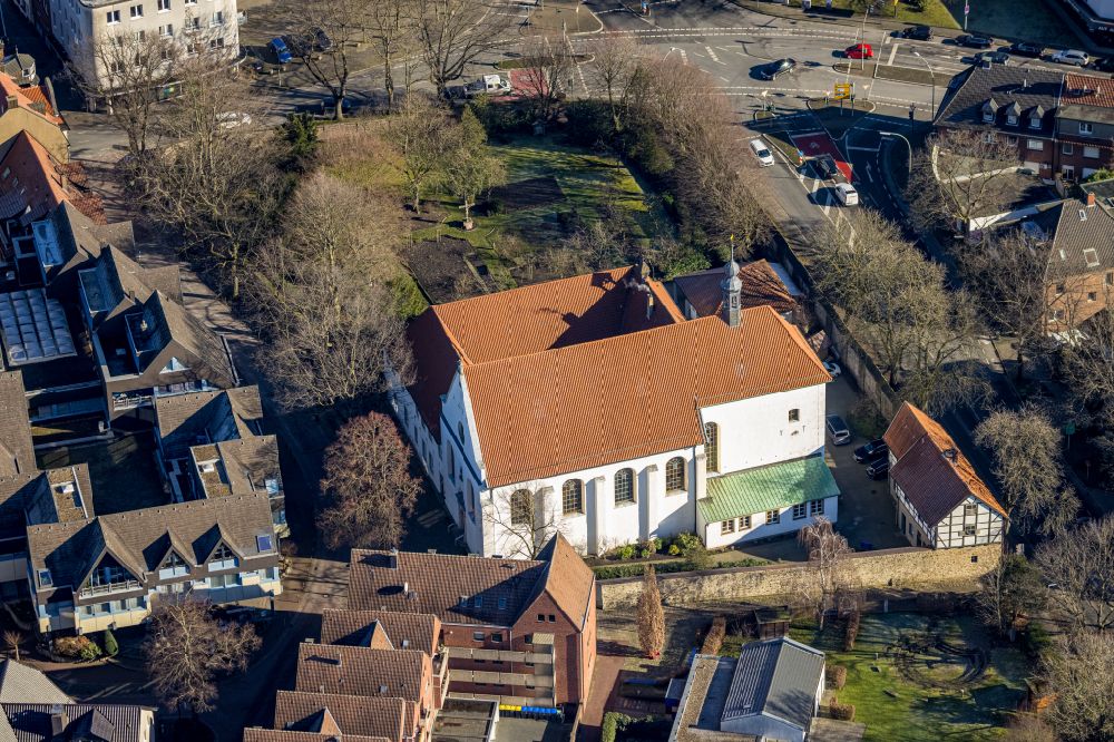 Aerial photograph Werne - Complex of buildings of the monastery Kapuziner-Kloster on street Suedmauer in Werne at Ruhrgebiet in the state North Rhine-Westphalia, Germany