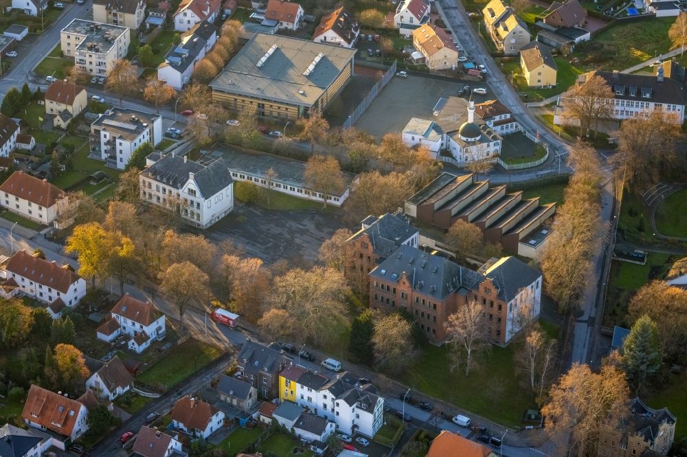 Werl from above - Aerial view of Overbergschule catholic secondary school and Overberg sports hall and Werl Central Mosque in Werl in the German state of North Rhine-Westphalia, Germany
