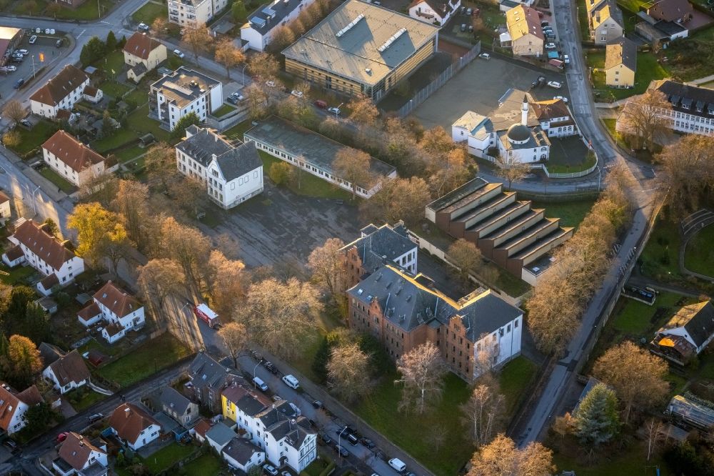 Aerial image Werl - Aerial view of Overbergschule catholic secondary school and Overberg sports hall and Werl Central Mosque in Werl in the German state of North Rhine-Westphalia, Germany