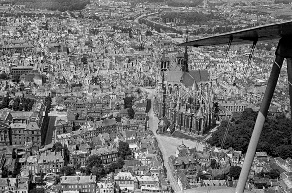 Aerial image Amiens - Church building of the cathedral of Notre Dame in Amiens in Hauts-de-France, France