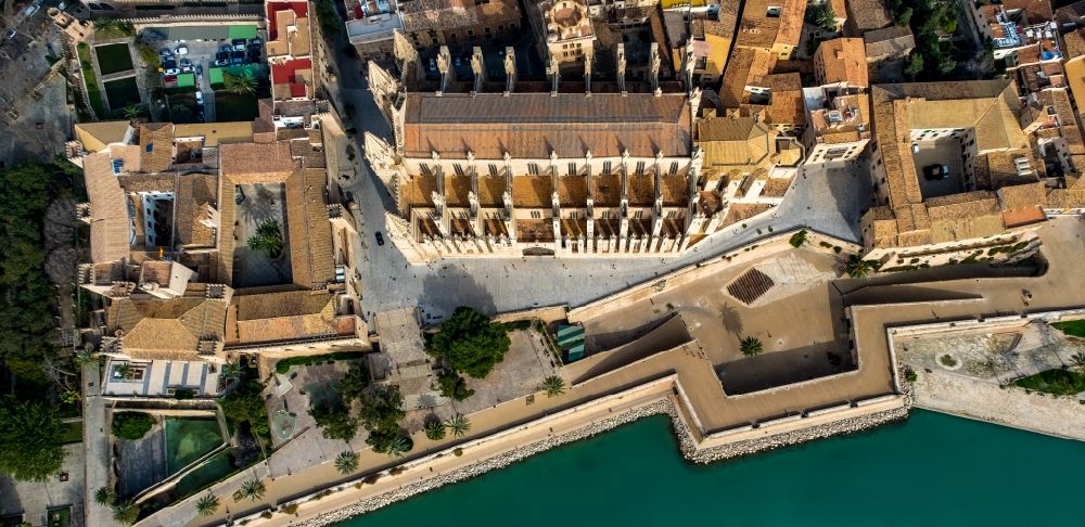 Aerial photograph Palma - Church building of the cathedral on Placa de la Seu in the old town - center in Palma de Mallorca on the Balearic island of Mallorca, Spain