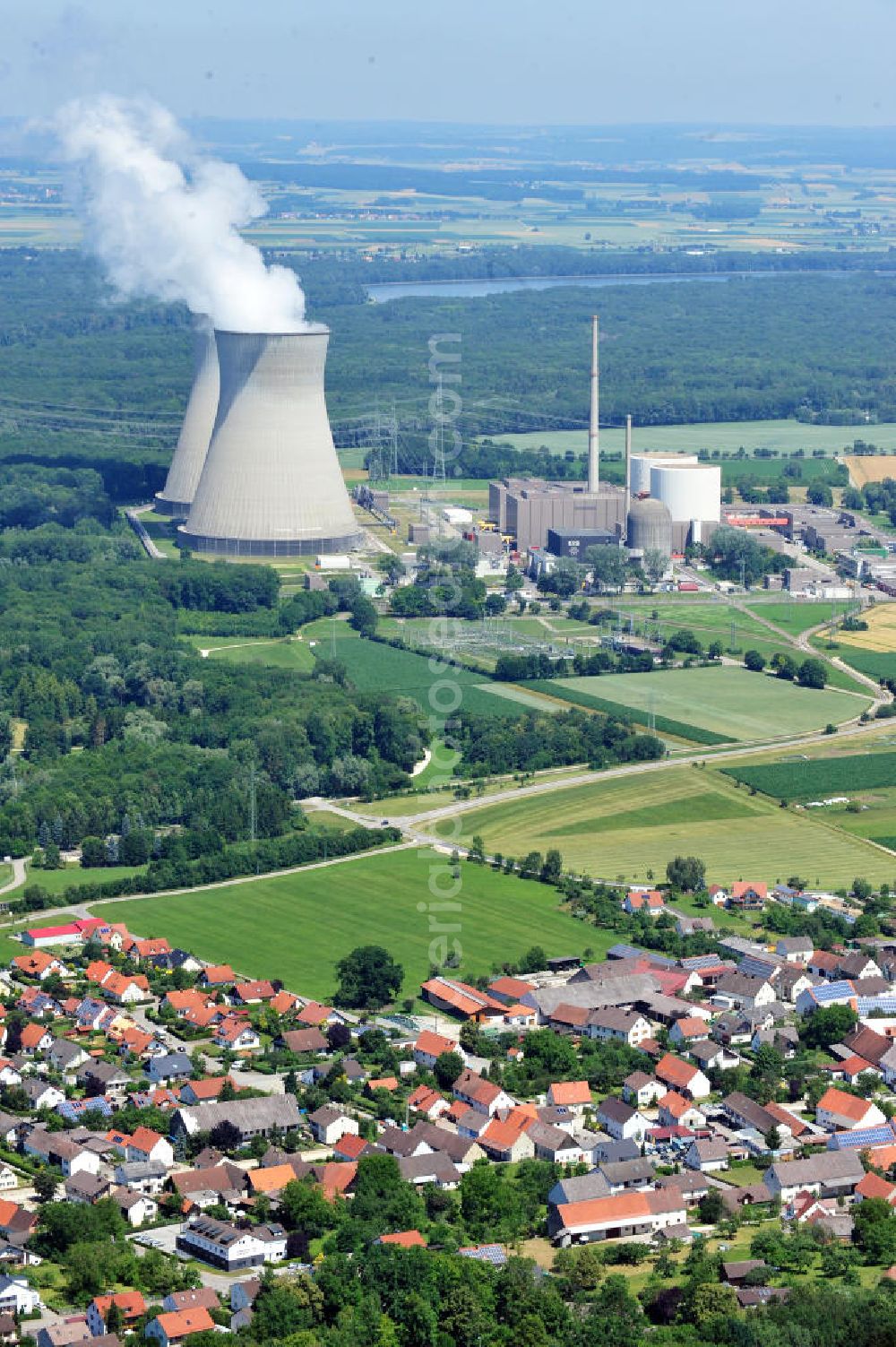 Aerial image Gundremmingen - Kernkraftwerk KKW / Atomkraftwerk AKW Gundremmingen KGG bzw. KRB an der Donau in Bayern. Betreiber ist die Kernkraftwerk Gundremmingen GmbH (KGG). Nuclear power station NPS / atomic plant Gundremmingen at the Donau river in Bavaria.