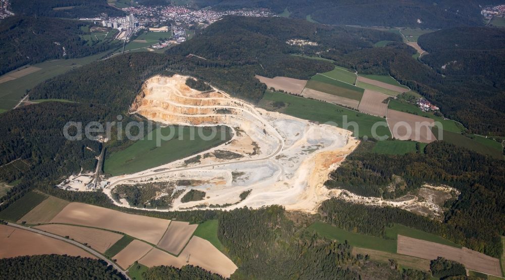 Steinfeld from the bird's eye view: Site and tailings area of the gravel mining Steinbruch Schelklingen-Vohenbronnen in Steinfeld in the state Baden-Wuerttemberg, Germany