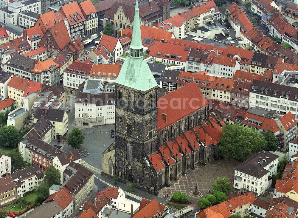 Aerial photograph Hildesheim - Blick auf die Kirche St. Andreas im Hildesheimer Altstadtzentrum. View of the Church of St. Andrew in Hildesheim city-center.