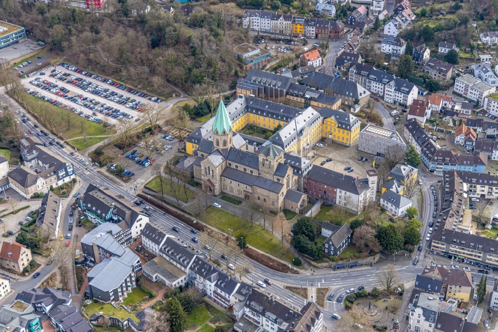 Aerial photograph Essen - Church building Basilika St. Ludgerus on Brueckstrasse in Essen in the Ruhr area in the state North Rhine-Westphalia, Germany