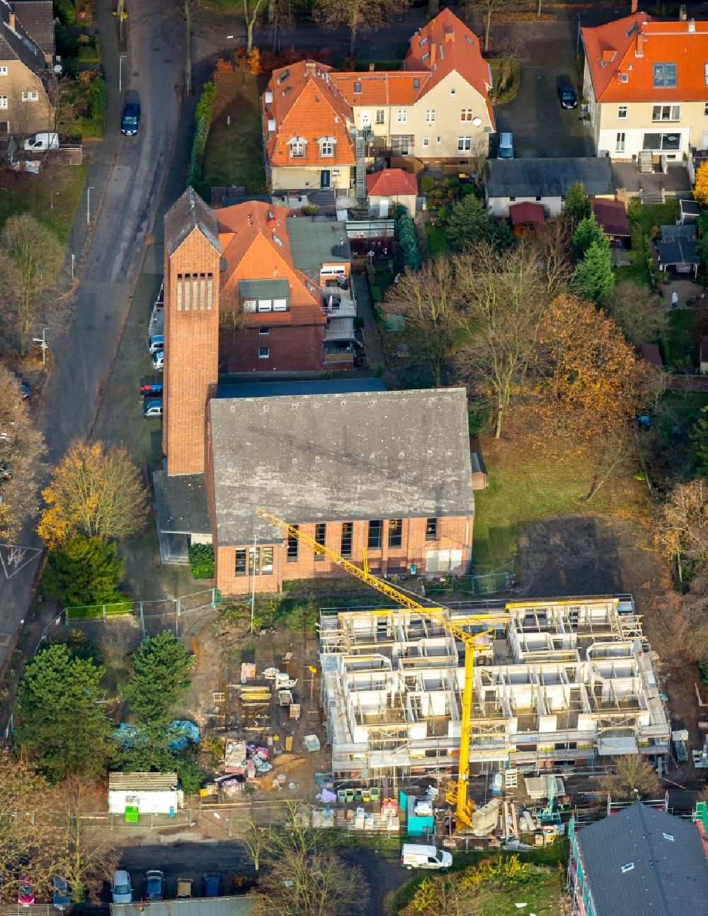 Aerial image Dinslaken - Church building on the Haldenstrasse in the district Oberlohberg in Dinslaken in the state North Rhine-Westphalia