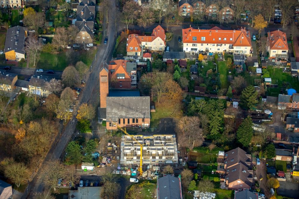 Aerial photograph Dinslaken - Church building on the Haldenstrasse in the district Oberlohberg in Dinslaken in the state North Rhine-Westphalia