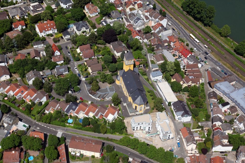 Aerial image Mainz - The Church of the Catholic Parish of the Assumption of the Hohlstrasse in Mainz in Rhineland-Palatinate