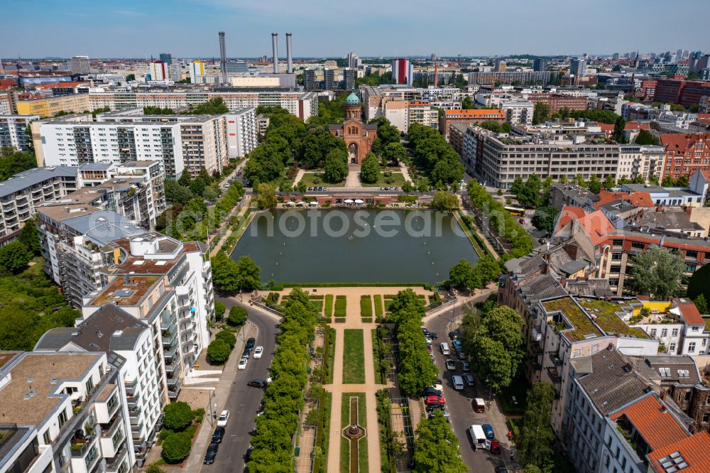 Berlin from the bird's eye view: Church building of the St. Michael Church at Michaelkirchplatz and park Engelbecken in the district Kreuzberg in Berlin, Germany