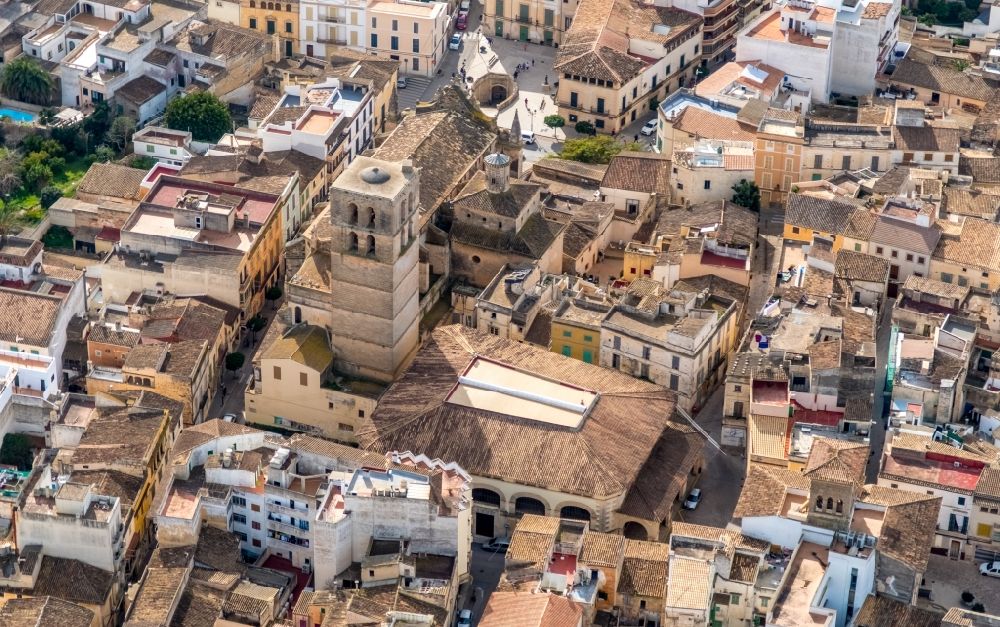 Aerial photograph Felanitx - Church building in ParrA?quia de Sant Miquel Old Town- center of downtown in Felanitx in Balearische Insel Mallorca, Spain