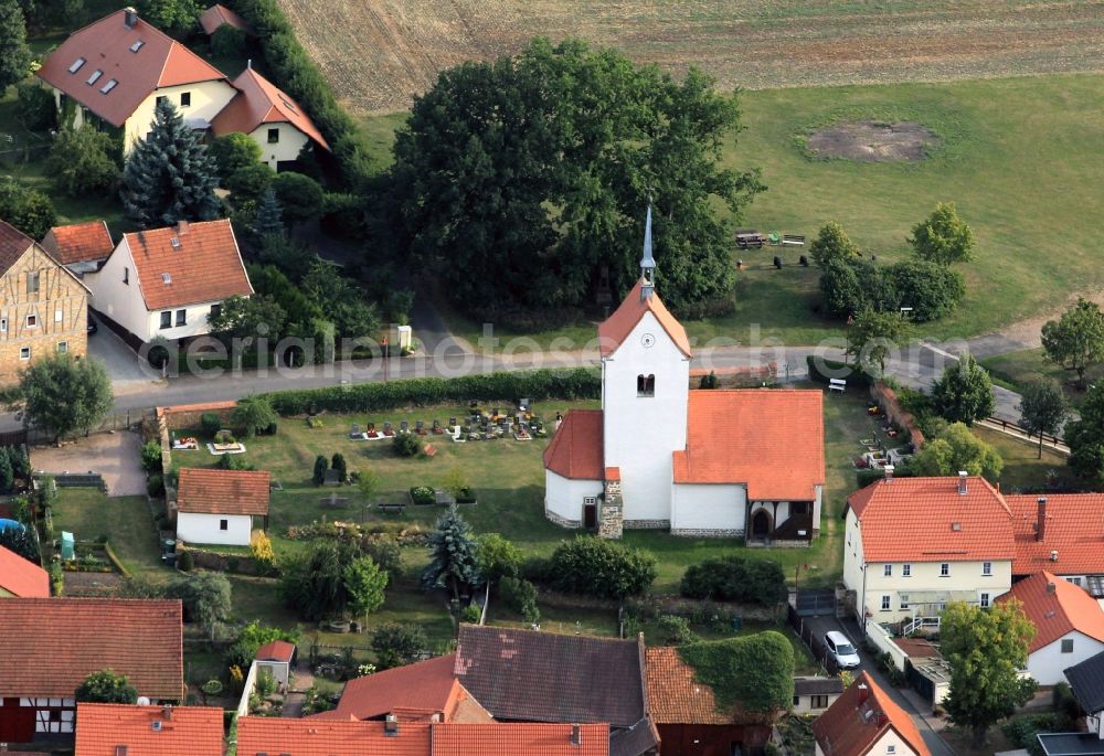 Aerial image Kornhochheim - Church Sankt Nikolaus with graveyard and surrounding area of Kornhochheim in Thuringia