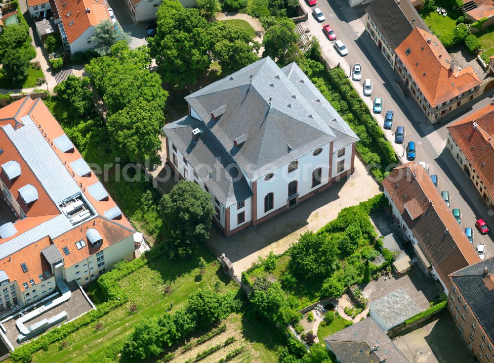 Kirchheimbolanden from the bird's eye view: Church building of Paulskirche on street Amtsstrasse in Kirchheimbolanden in the state Rhineland-Palatinate, Germany