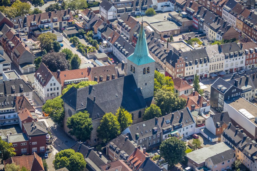 Aerial image Dorsten - Church building St. Agatha on Markt in Dorsten in the state North Rhine-Westphalia, Germany