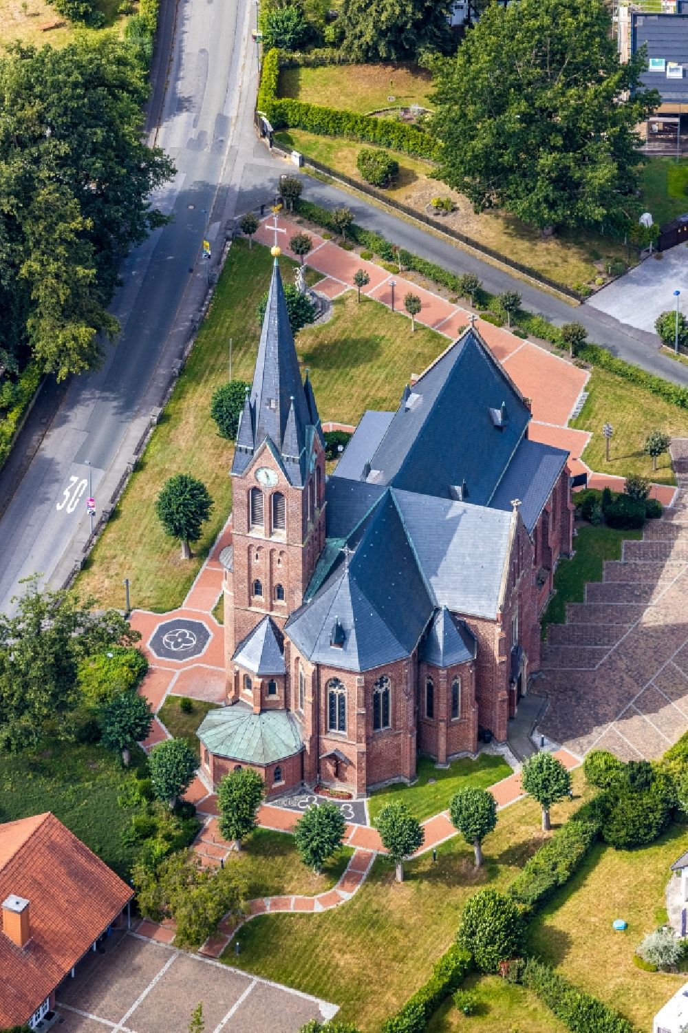 Aerial photograph Halingen - Church building St. Antonius Einsiedler on Halinger Dorfstrasse in Halingen in the state North Rhine-Westphalia, Germany