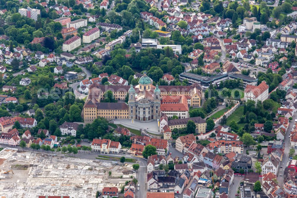 Aerial photograph Weingarten - Church building Basilika St. Martin on place Kirchplatz in Weingarten in the state Baden-Wurttemberg, Germany