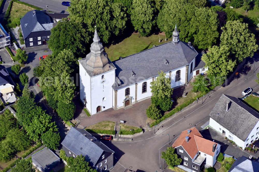 Aerial photograph Belecke - Church building on street Am Propsteiberg in Belecke in the state North Rhine-Westphalia, Germany