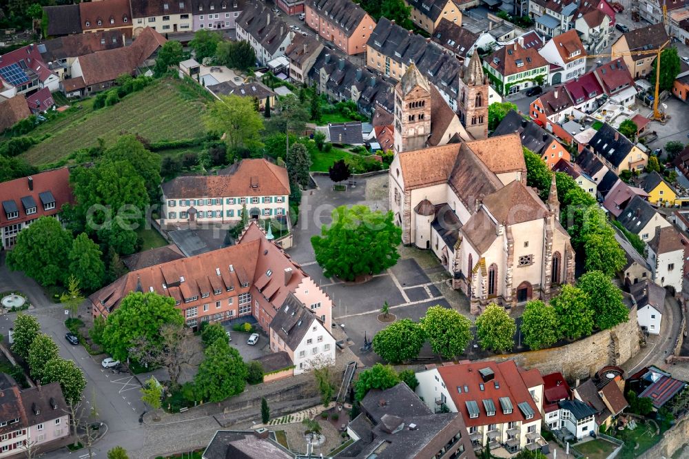 Aerial photograph Breisach am Rhein - Church building Breisacher Muenster St. Stephan in Breisach am Rhein in the state Baden-Wurttemberg, Germany