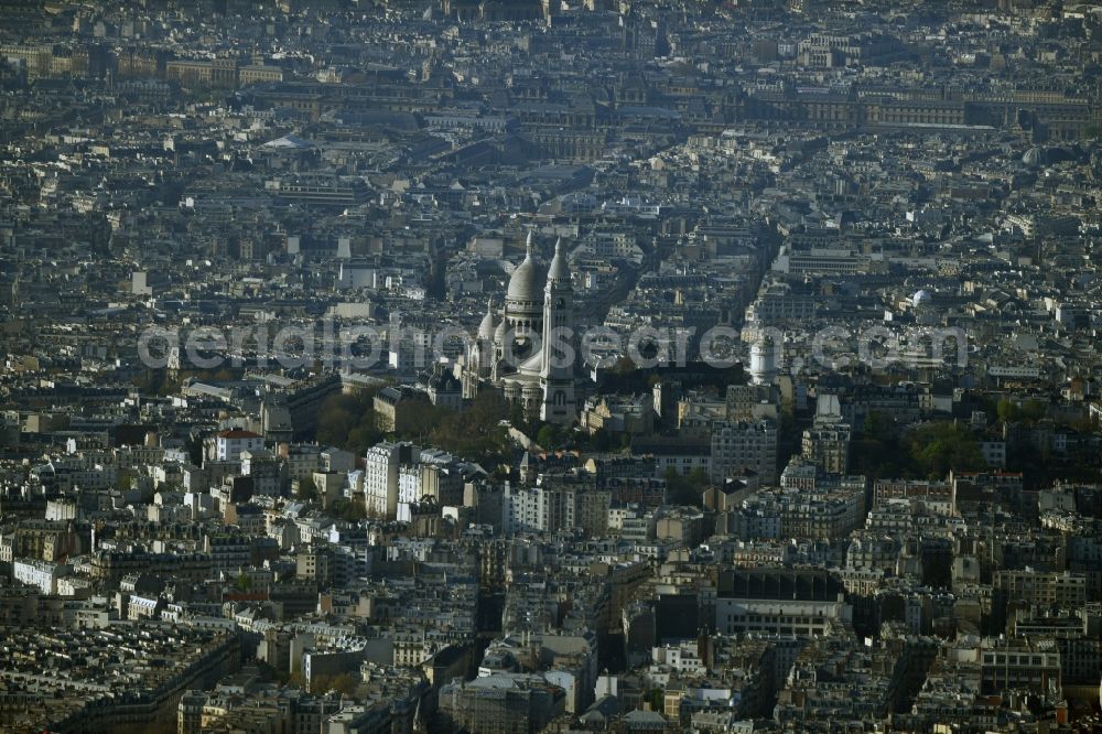 Aerial image Paris - Church building of the cathedral of Carmel de Montmartre an der Rue du Chevalier de la Barre in Saint-Ouen in Ile-de-France, France