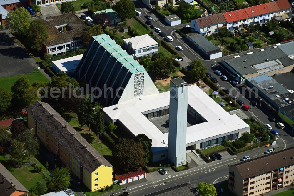 Aerial photograph Schweinfurt - Church building of Christ-Koenig-Kirche Schweinfurt on Breslaustrasse in the district Bellevue in Schweinfurt in the state Bavaria, Germany