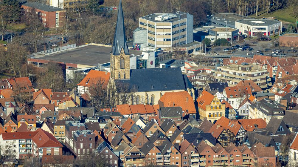 Aerial image Werne - Church building of St. Christophorus Kirche on Kirchhof in Werne in the state North Rhine-Westphalia, Germany