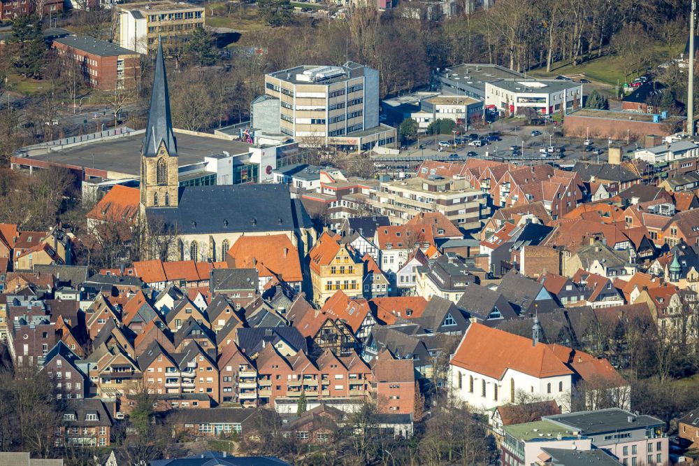 Werne from above - Church building of St. Christophorus Kirche on Kirchhof in Werne in the state North Rhine-Westphalia, Germany