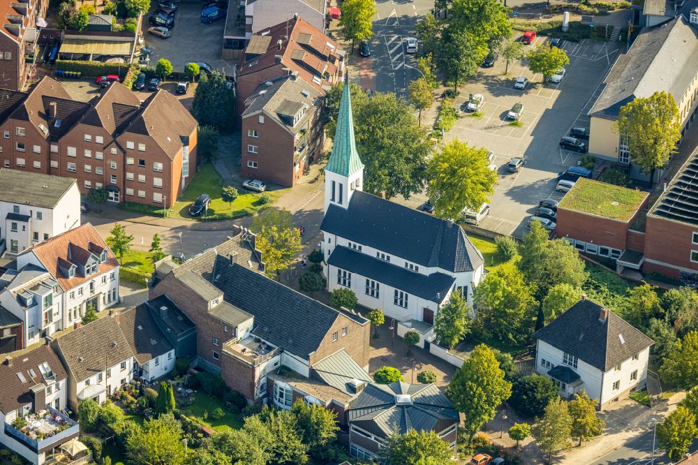 Aerial photograph Beckum - Church building Christus-Kirche on Nordwall in Beckum in the state North Rhine-Westphalia, Germany
