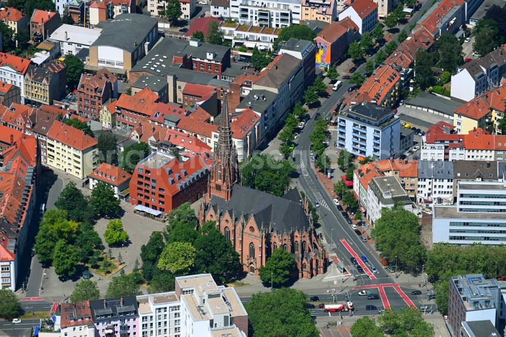 Aerial image Hannover - Church building Christuskirche on Conrad-Wilhelm-Hase-Platz in the district Nordstadt in Hannover in the state Lower Saxony, Germany