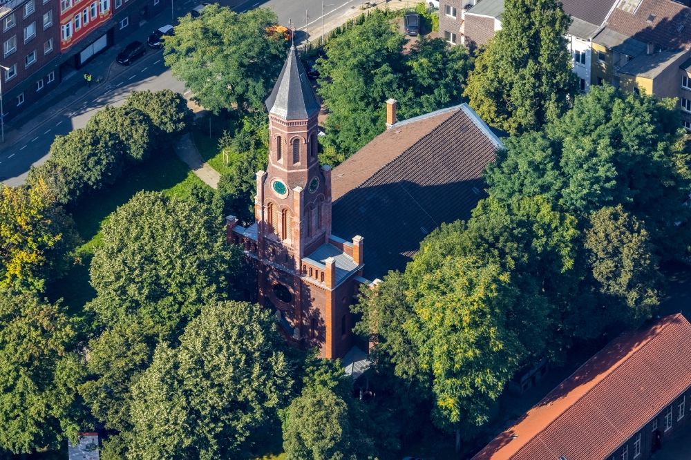 Oberhausen from above - Church building of the Christuskirche on Nohlstrasse in Oberhausen at Ruhrgebiet in the state North Rhine-Westphalia, Germany