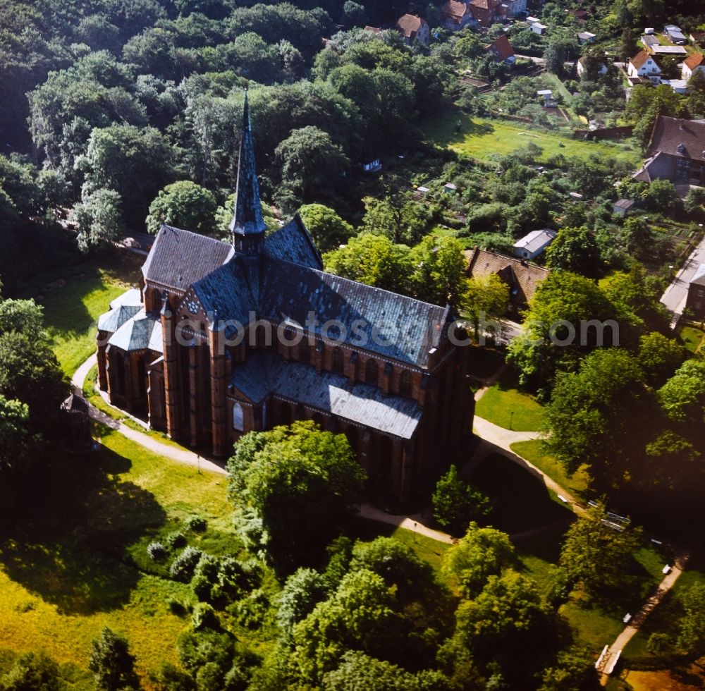Bad Doberan from the bird's eye view: Church building of the cathedral of Doberaner Muenster on Klosterstrasse in Bad Doberan in the state Mecklenburg - Western Pomerania, Germany