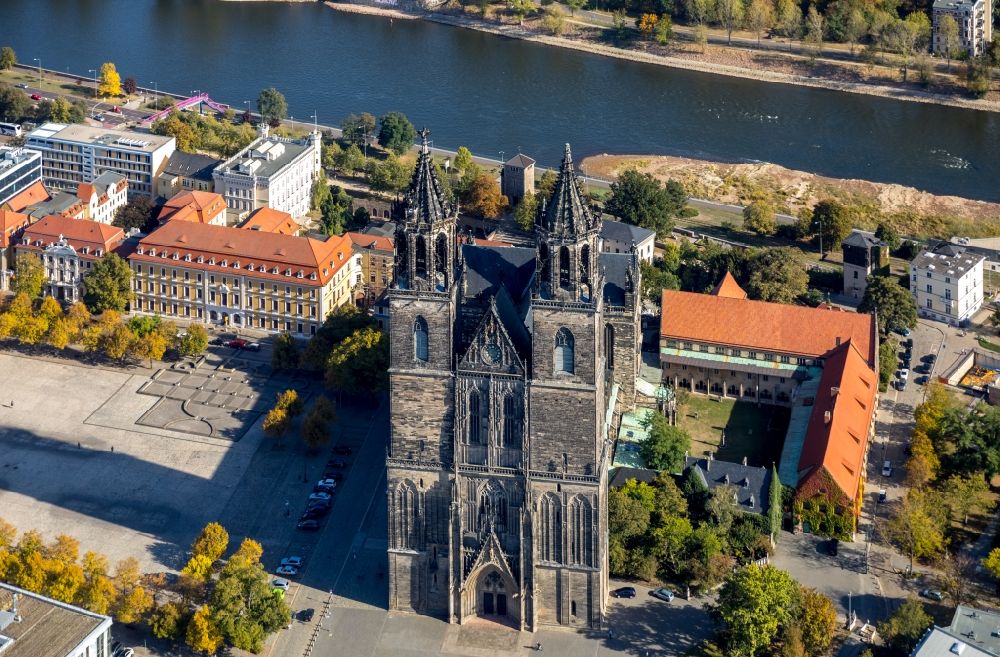 Aerial image Magdeburg - Church building of the cathedral of Dom zu Magdeburg in the district Altstadt in Magdeburg in the state Saxony-Anhalt