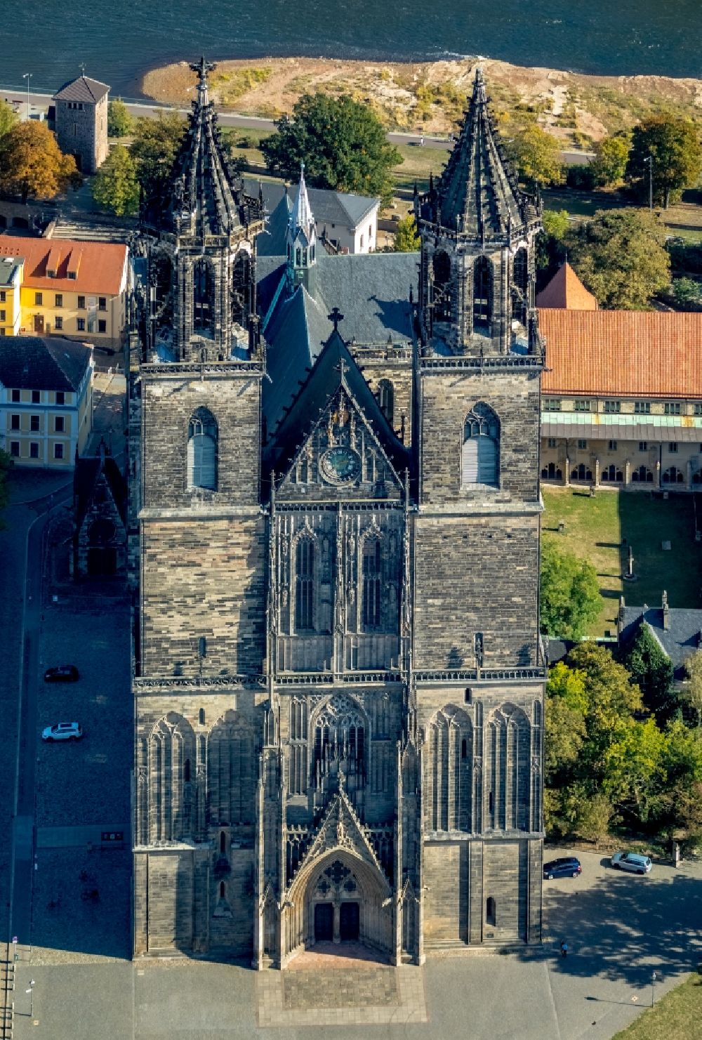 Magdeburg from the bird's eye view: Church building of the cathedral of Dom zu Magdeburg in the district Altstadt in Magdeburg in the state Saxony-Anhalt