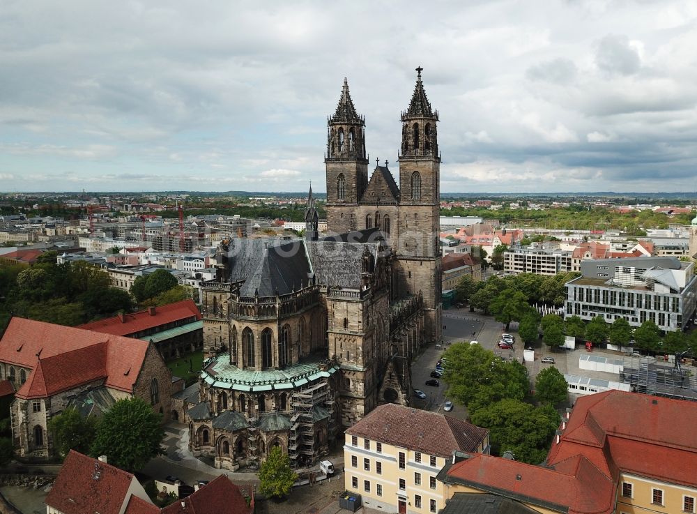 Aerial image Magdeburg - Church building of the cathedral of Dom zu Magdeburg in the district Altstadt in Magdeburg in the state Saxony-Anhalt