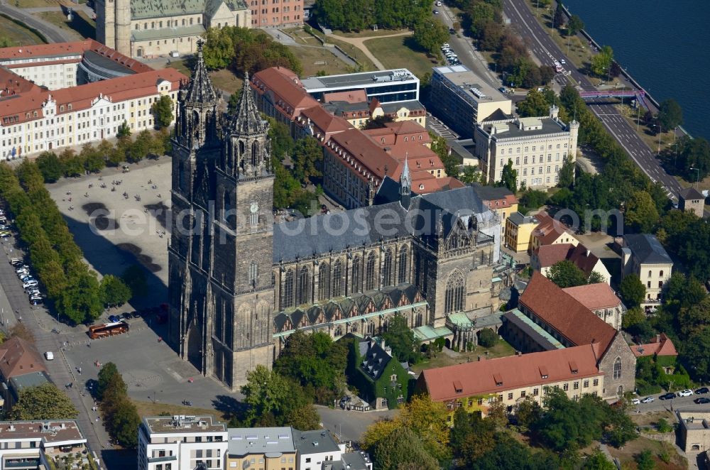 Magdeburg from the bird's eye view: Church building of the cathedral in the district Altstadt in Magdeburg in the state Saxony-Anhalt