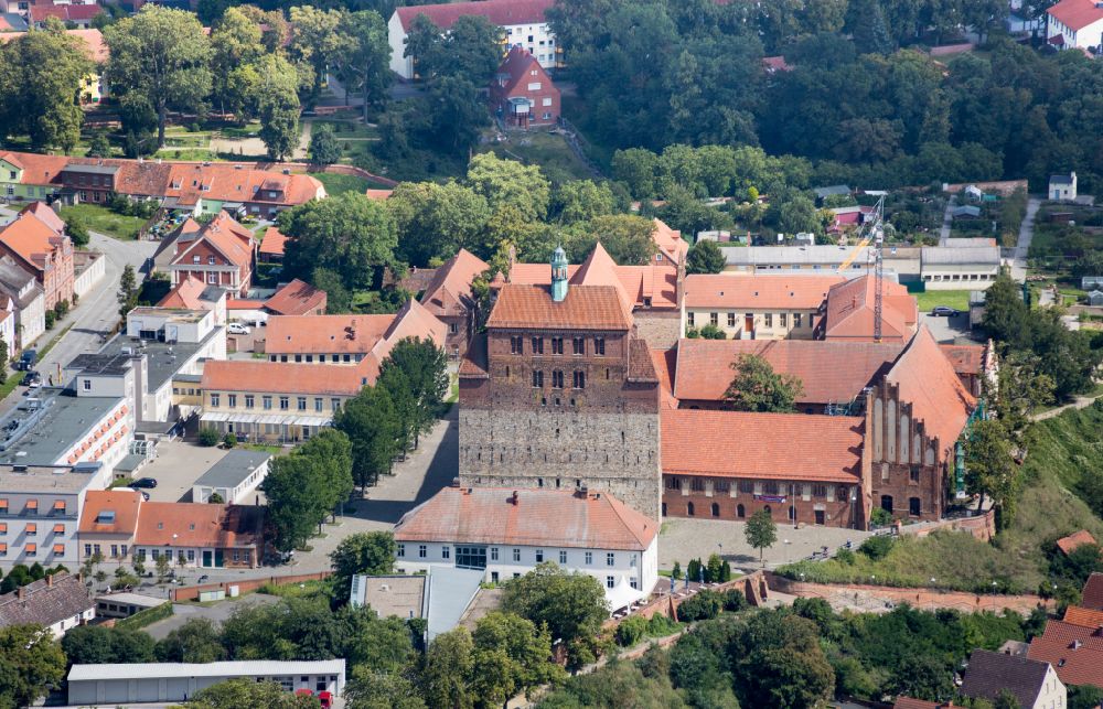 Aerial photograph Havelberg - Church building in Dom St. Marien zu Havelberg Old Town- center of downtown in Havelberg in the state Saxony-Anhalt, Germany