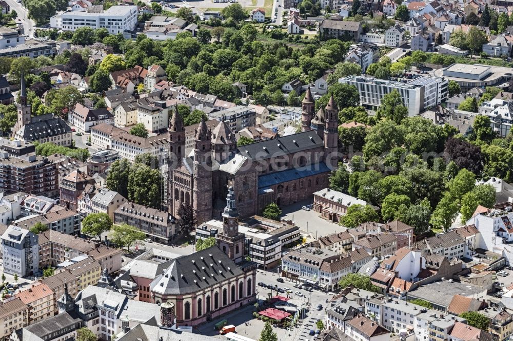 Worms from above - Church building of the cathedral of Dom St. Peter on Domplatz in Worms in the state Rhineland-Palatinate, Germany