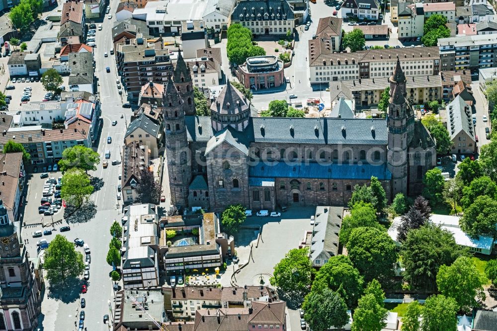 Aerial image Worms - Church building of the cathedral of Dom St. Peter on Domplatz in Worms in the state Rhineland-Palatinate, Germany