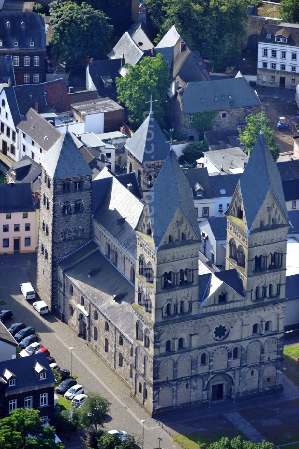 Aerial image Andernach - Church building of the cathedral Mariendom in the old town in Andernach in the state Rhineland-Palatinate, Germany