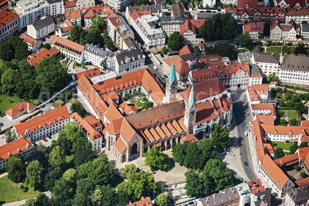 Augsburg from the bird's eye view: Church building of the cathedral in the old town in Augsburg in the state Bavaria, Germany