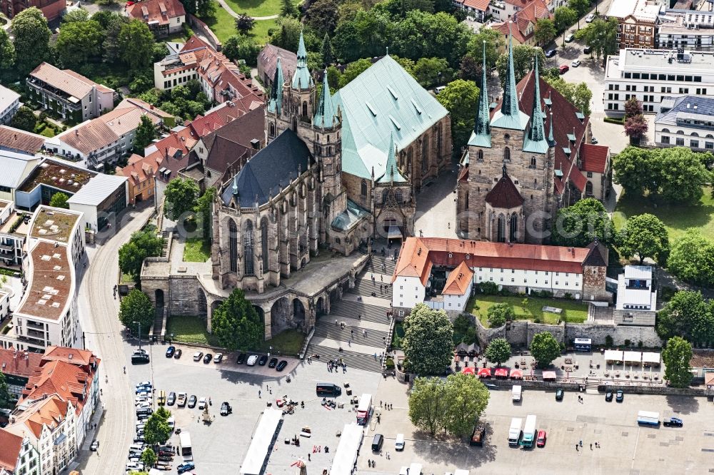 Aerial image Erfurt - Church building of the cathedral in the old town in Erfurt in the state Thuringia, Germany
